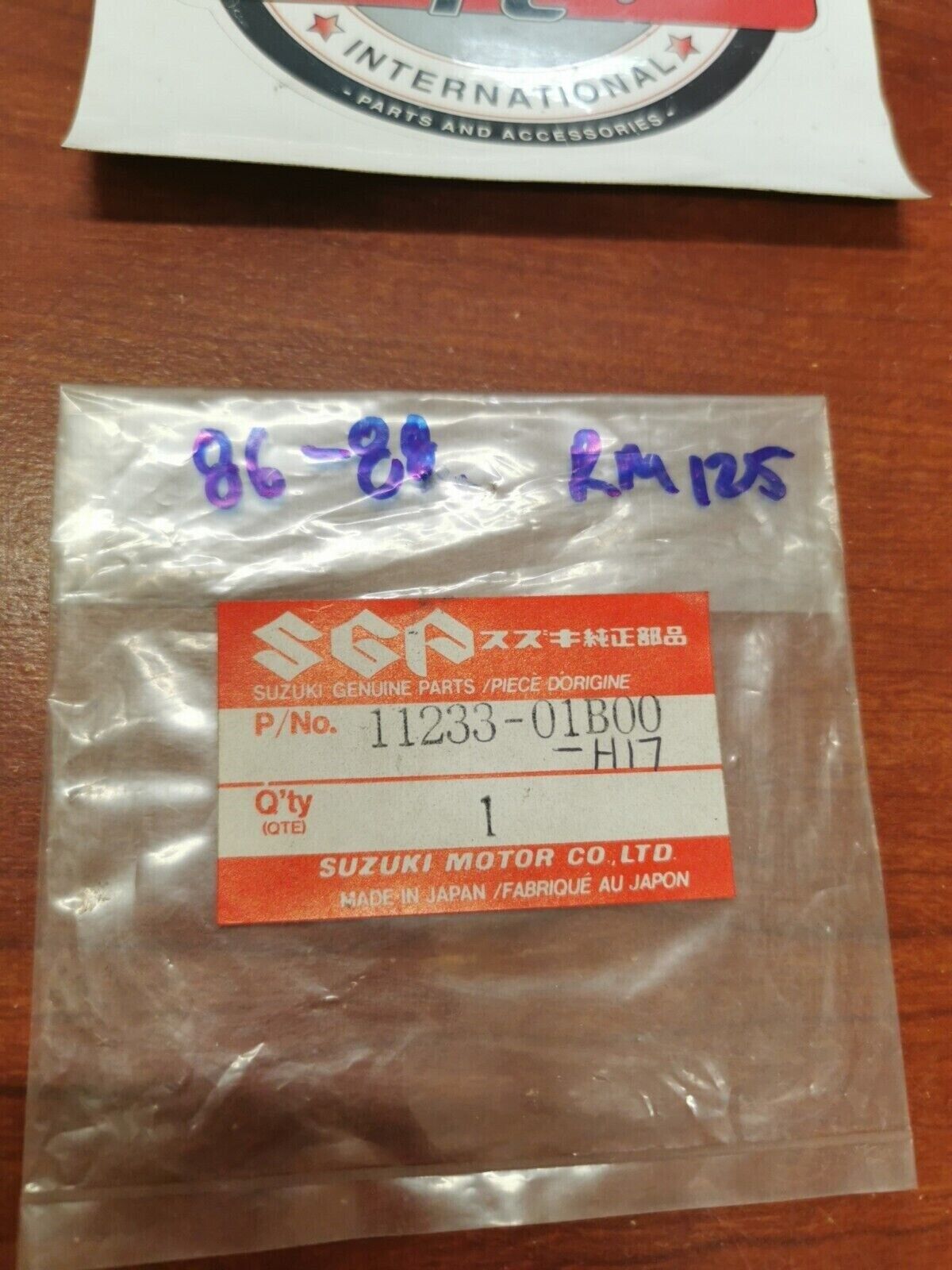 NOS Suzuki 1986 - 1988 RM125 CYLINDER COVER GASKET 11233-01B00 S16