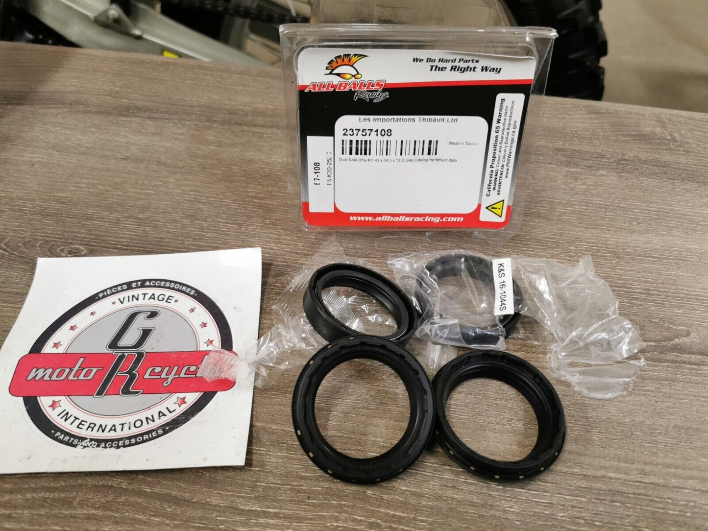 NOS ALL BALLS  XV1600 XV1700 Raptor 650 CR125 FORK DUST SEAL KIT 57-108 J52