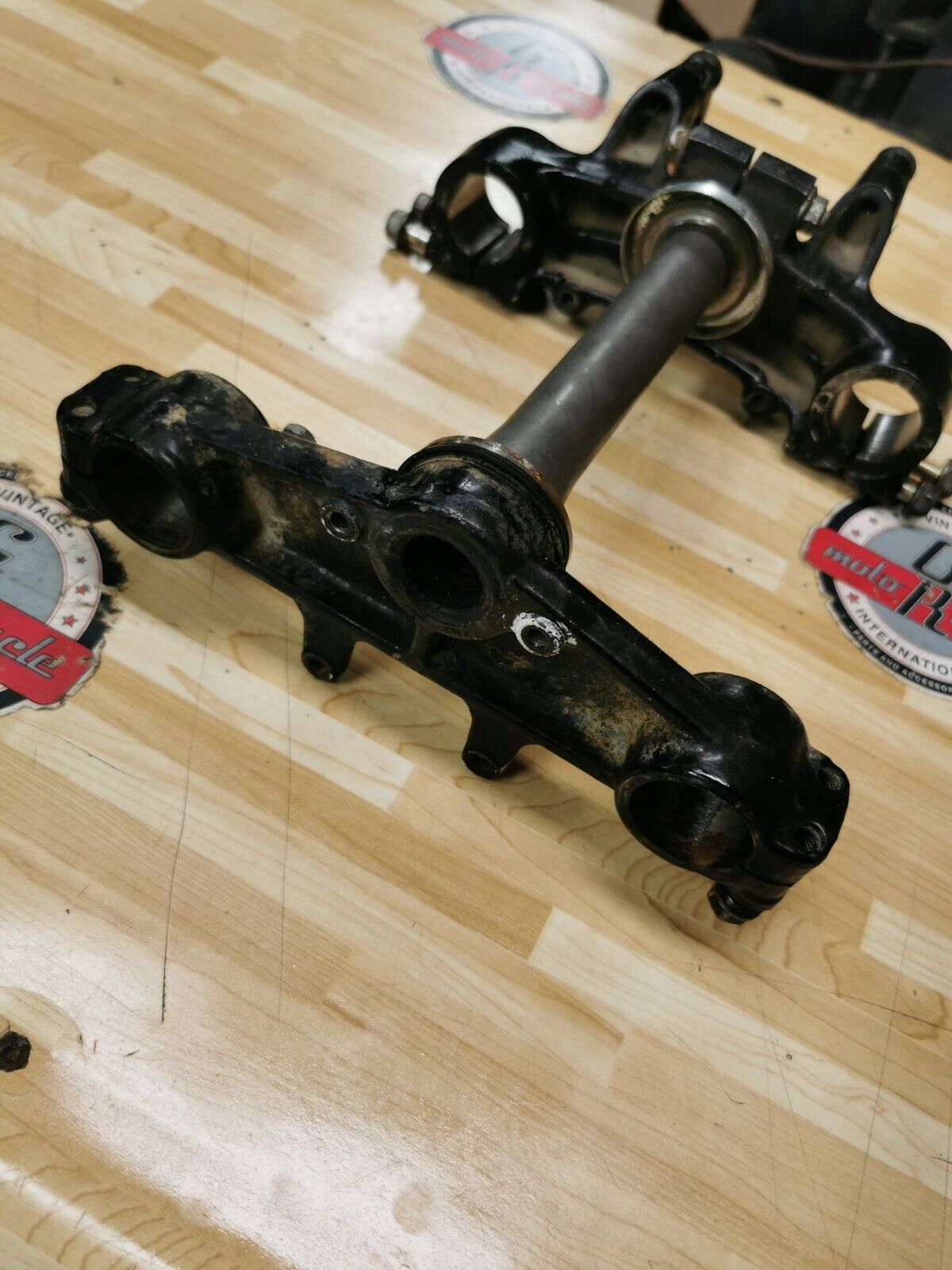 Yamaha IT125 1980 steering stem triple tree clamp top under 3R9-23340-00-33