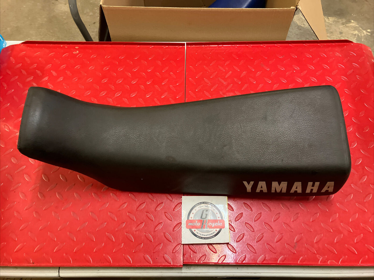 Yamaha DT125LC 10V seat saddle ORIGINAL COVER