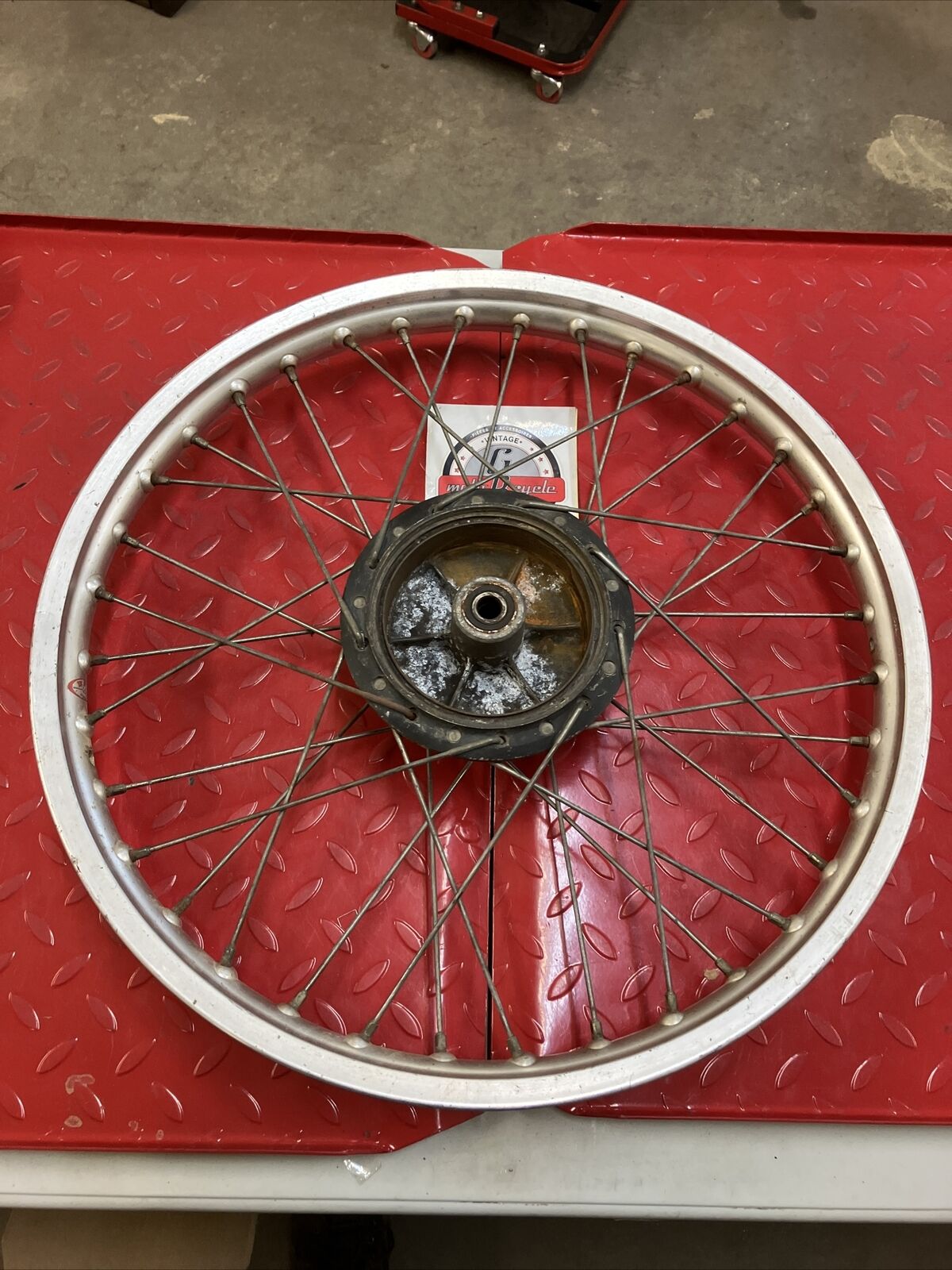 Yamaha YZ400 1977 Front wheel hub 1976 1978 322-25111-00-98