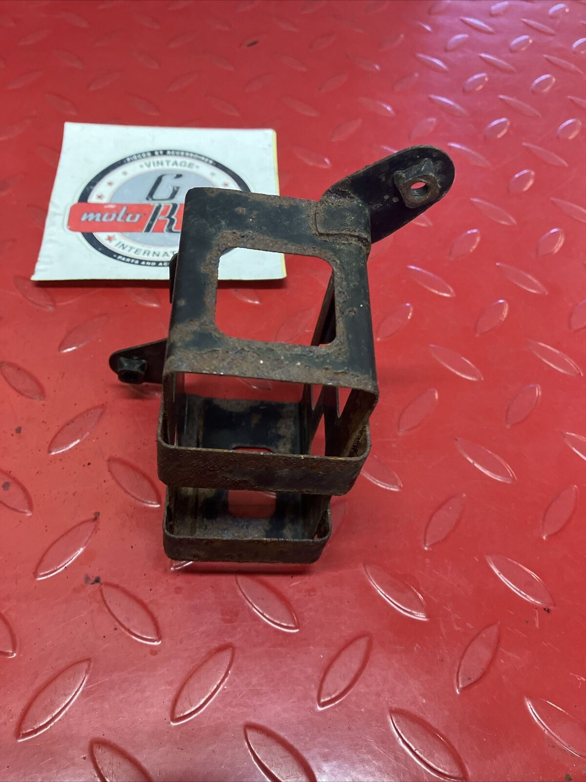 Suzuki RV90 1975 battery tray holder
