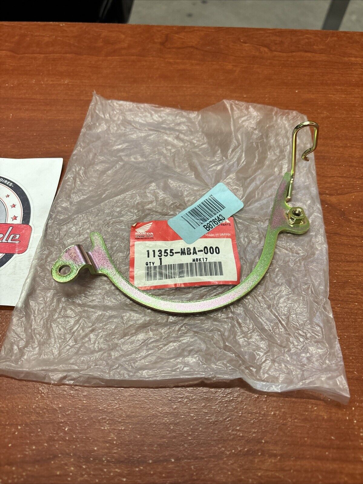 NOS Honda NV400DC NV750C VT750 DRIVE CHAIN GUIDE PLATE 11355-MBA-000 H168
