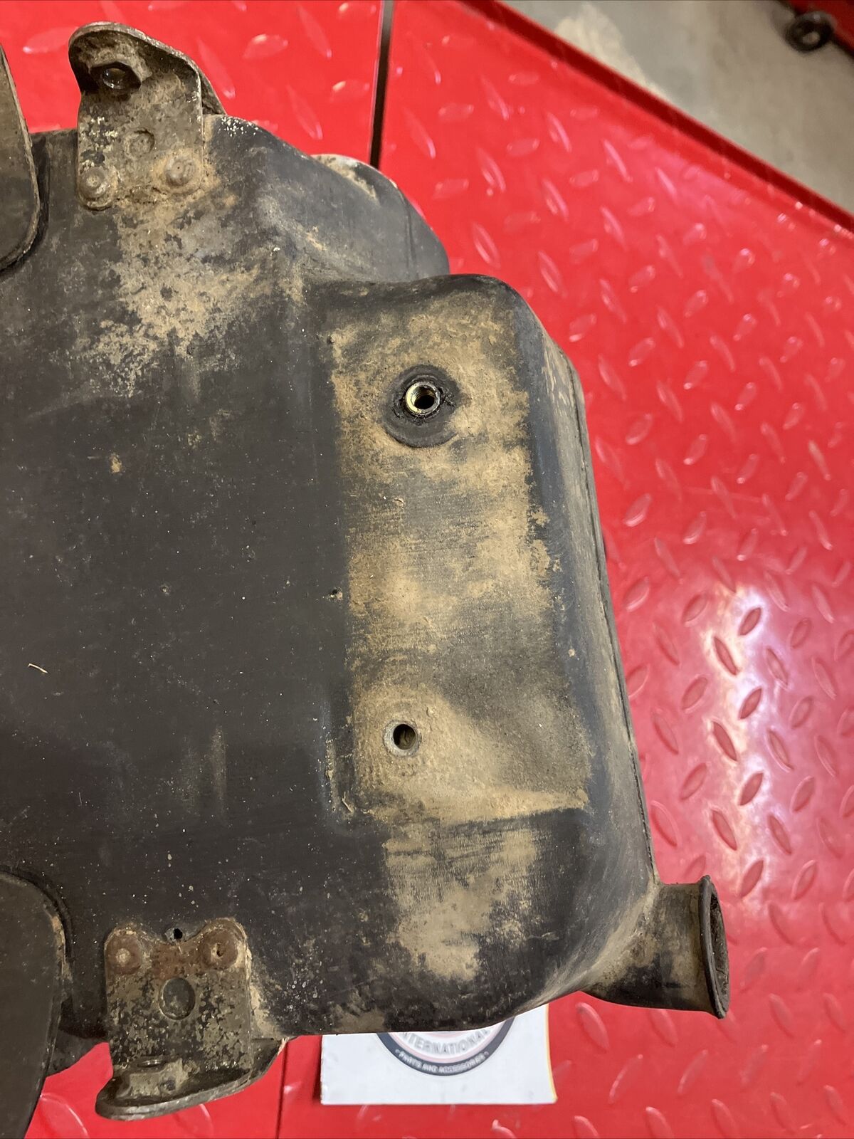 Honda CR250R 1982 airbox air box cleaner filter cage 17212-KA4-700 17253-KA4-700