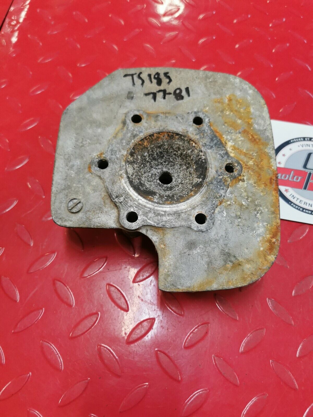 Suzuki TS185 1977 - 1981 cylinder head jug barrel cover T