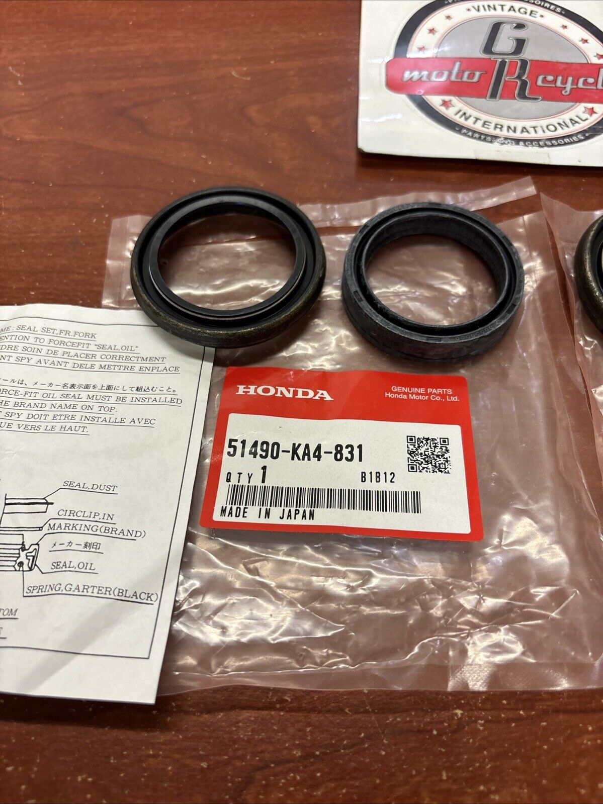 NOS Honda CR125R CR250R XR600R XR650L FRONT FORK SEAL SET 51490-KA4-831 H139
