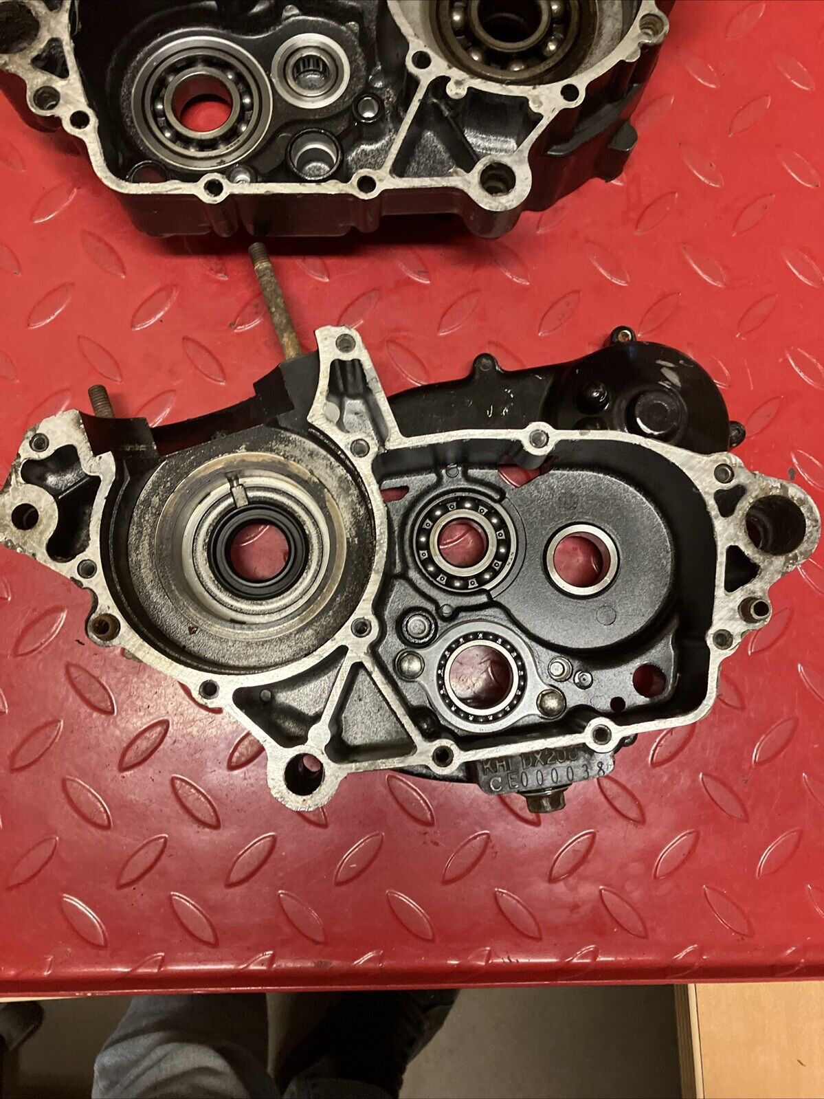 Kawasaki KDX200 1986 crankcase set left right crank case 1987