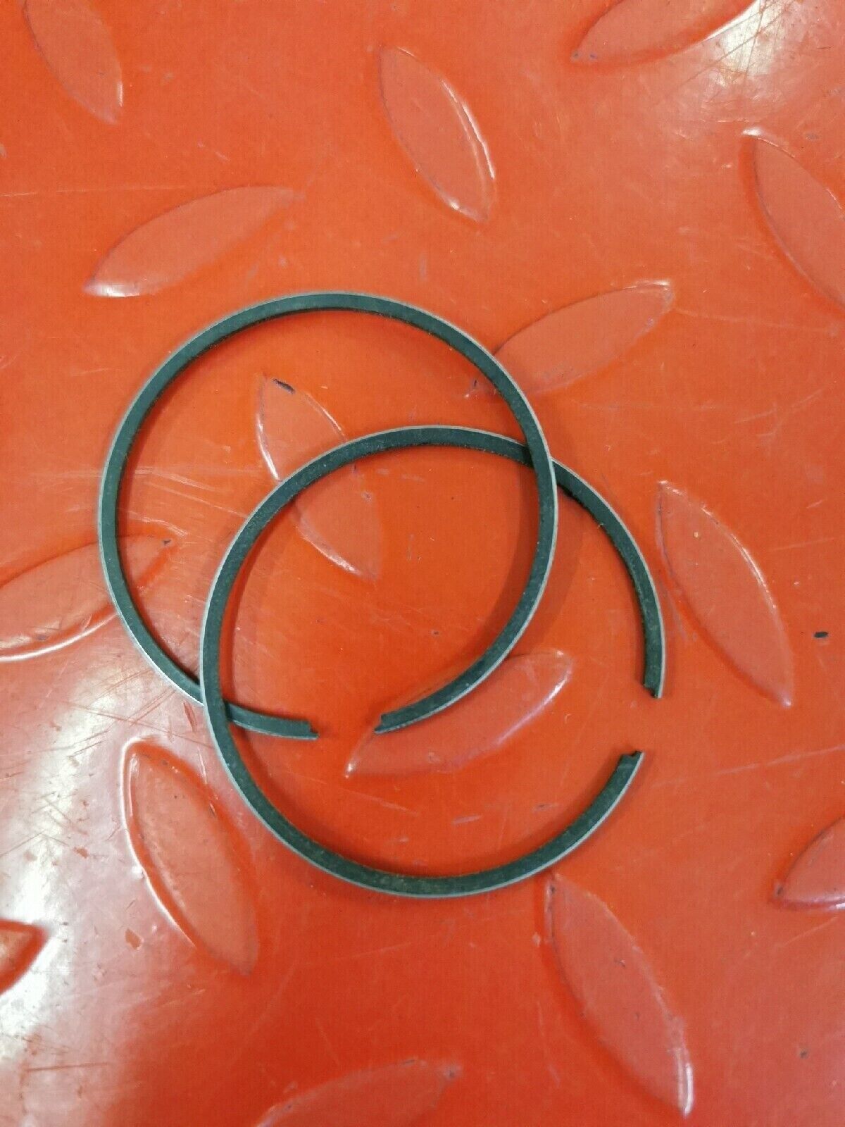 NOS SUZUKI PISTON RING SET 12140-26530 SUPERSEDED BY 12140-40B30-100 S11