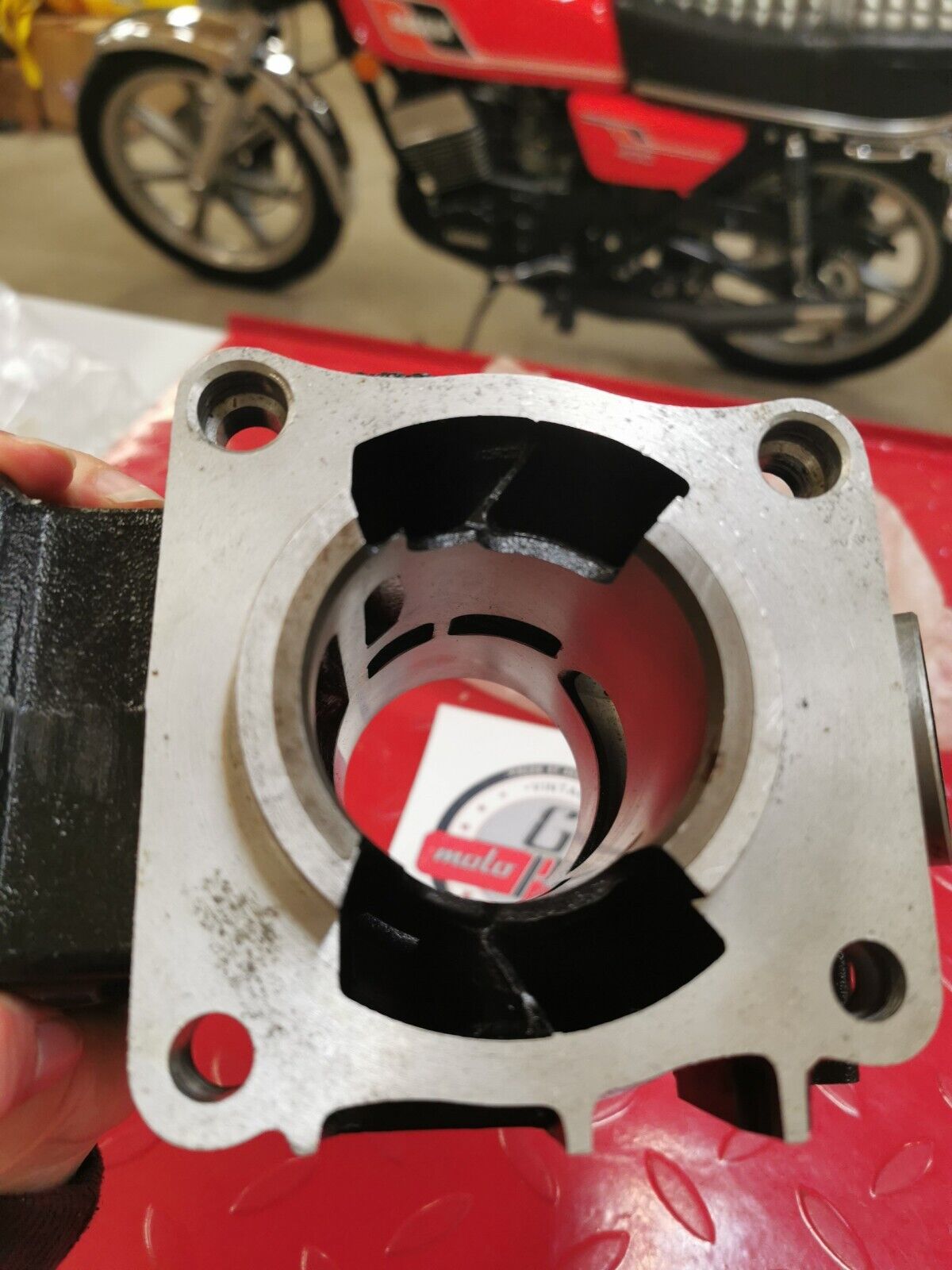 NOS Yamaha 1982 YZ125J CYLINDER 1 5X4-11311-00-00 Y9