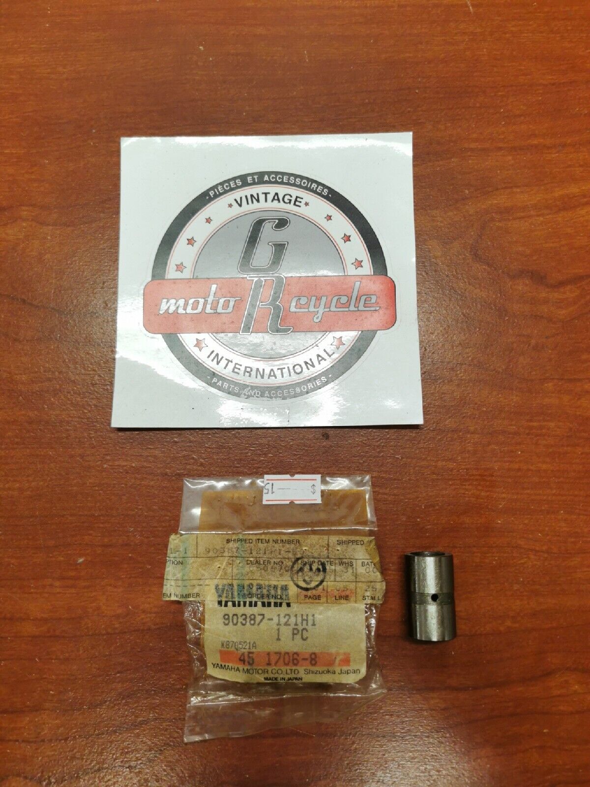NEW NOS Yamaha COLLAR 90387-121H1-00 Y68