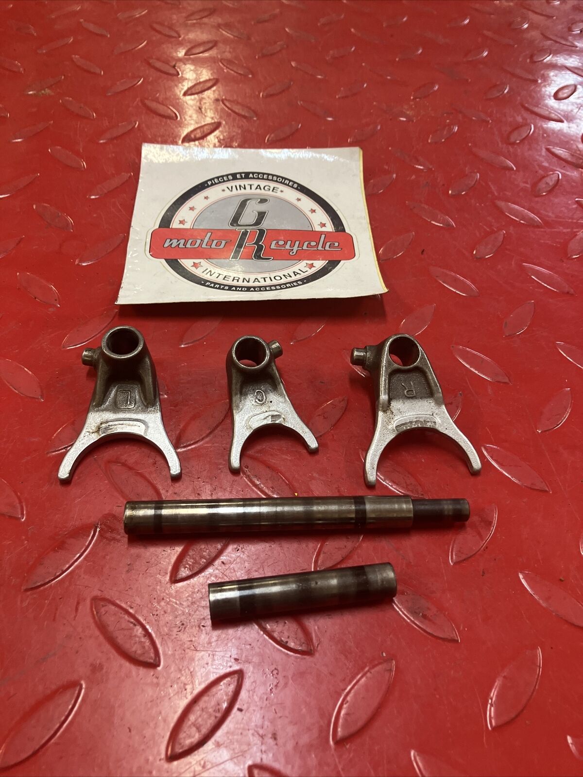 Honda CR125R 1984 gearshift gear shift transmission fork 1983 24211-KA3-710 4