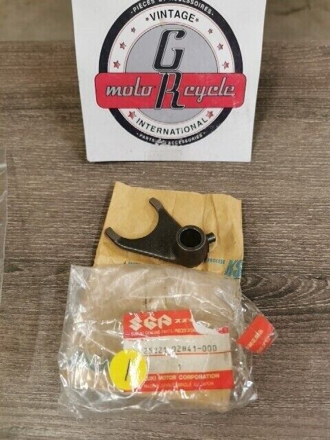 NOS SUZUKI RM85L RM80 RM85L5 GEAR SHIFT FORK 25221-02B41-000 S44