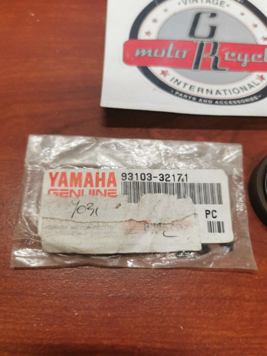NOS Yamaha OIL SEAL SUB. 93103-32099-00 SUB. 93103-32183-00 Y91