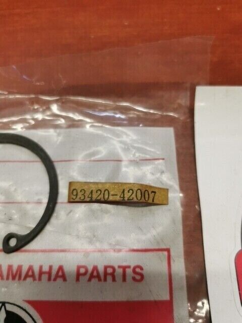 NOS Yamaha FS1 FS50 SR125 CIRCLIP 93420-42007-00 SUB 99009-42500-00 Y136