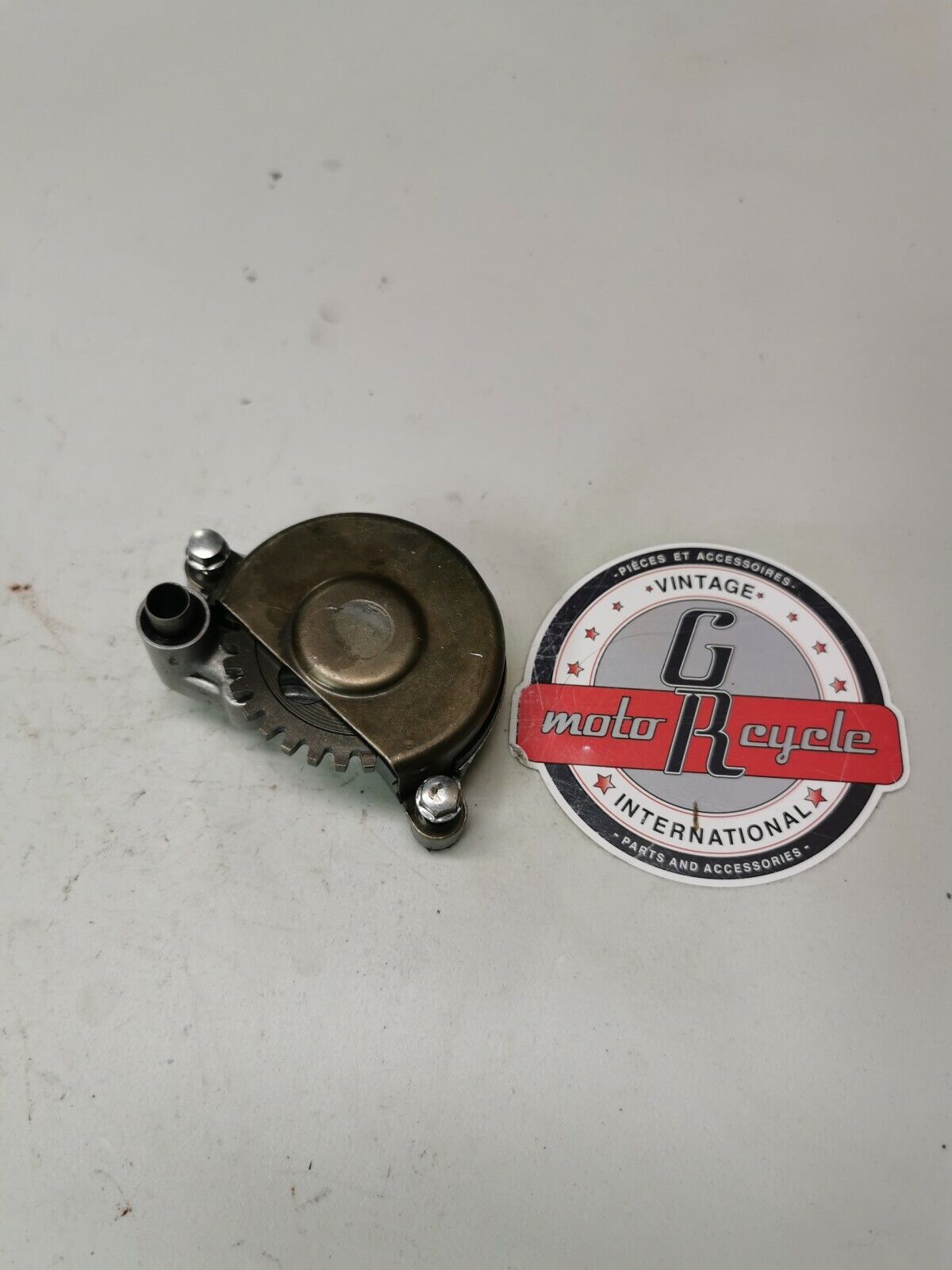 Honda XR200R 1984 oil pump gear housing shaft body cover 2
