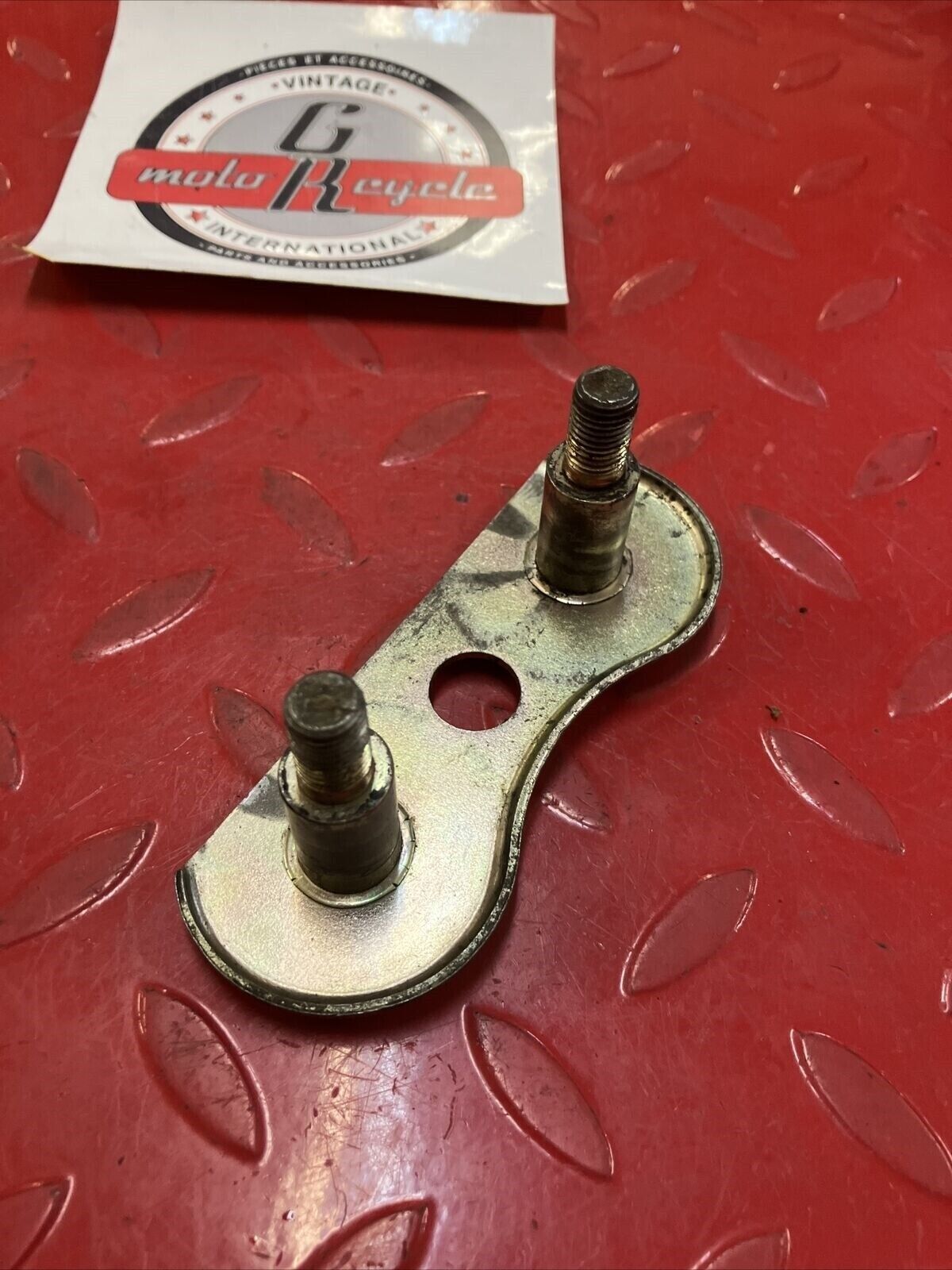 Yamaha RD400 1977 footrest footpeg bar bolt bracket holder 1976