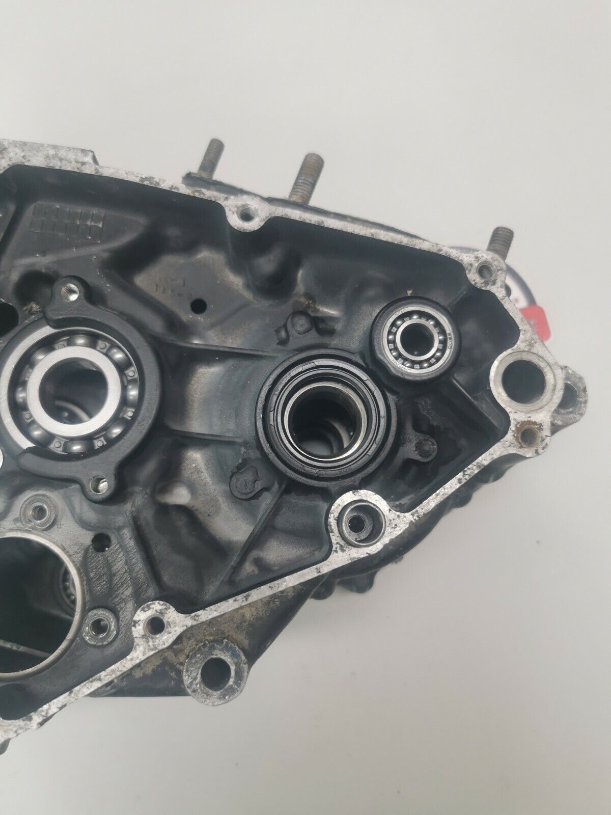 Suzuki RM125 1984 crankcase crank case left right