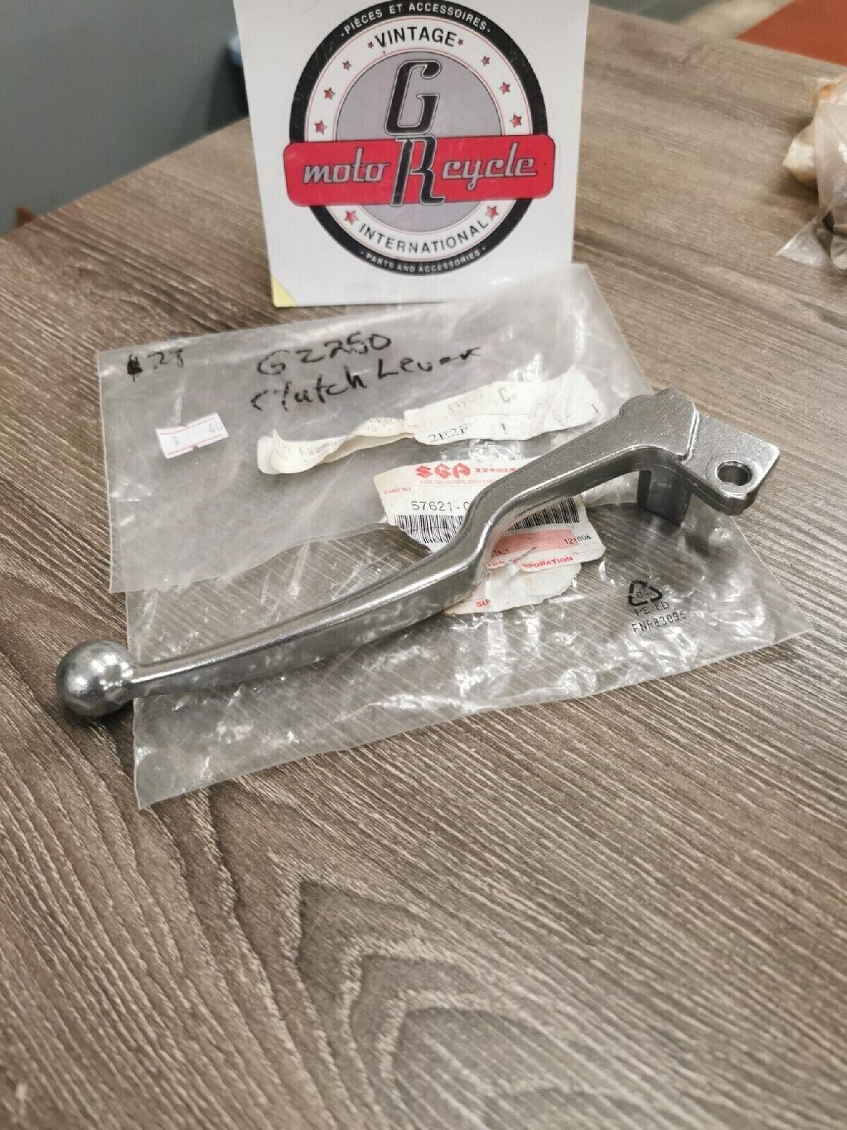 NOS SUZUKI GZ250 CLUTCH LEVER 57621-0AE00-000 S11