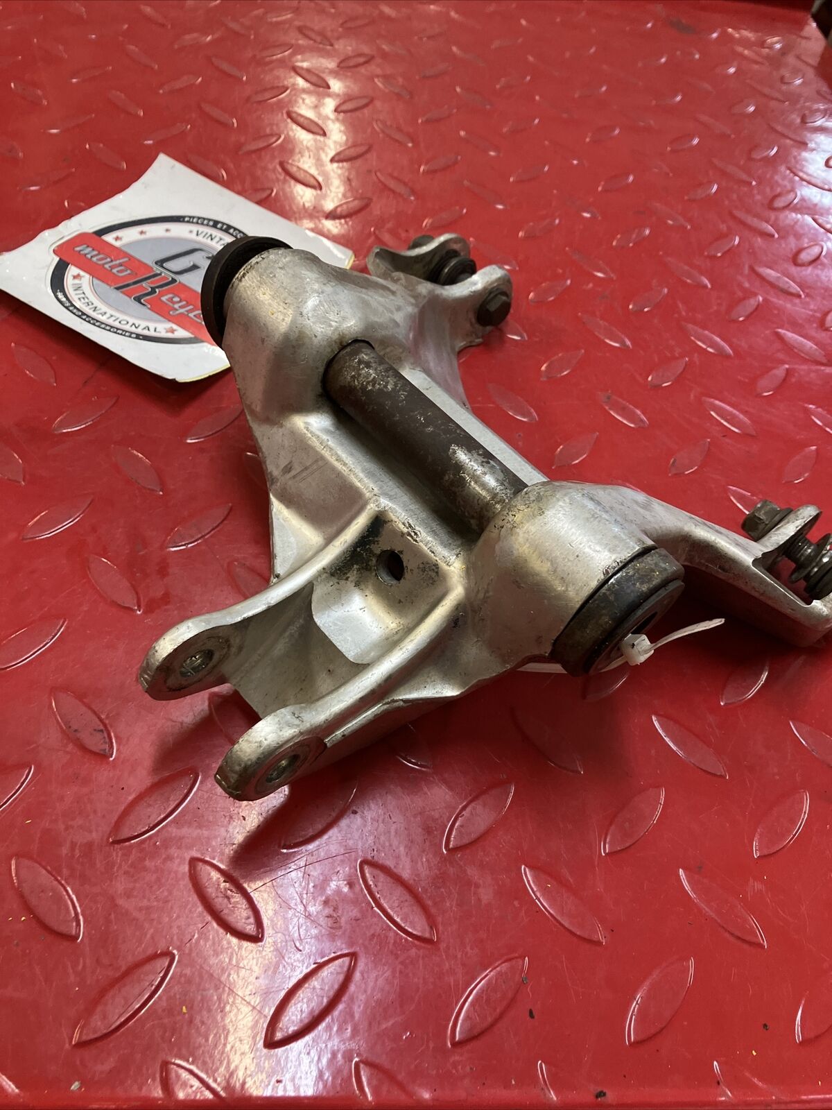 Suzuki RM125 1985 swingarm linkage cushion lever dogbone 1984