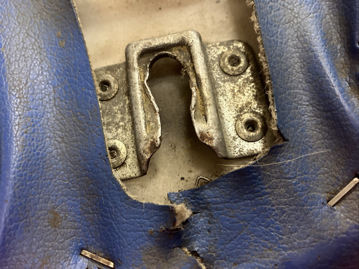 Honda CR250R 1984 seat saddle pan foam CR125R CR500R