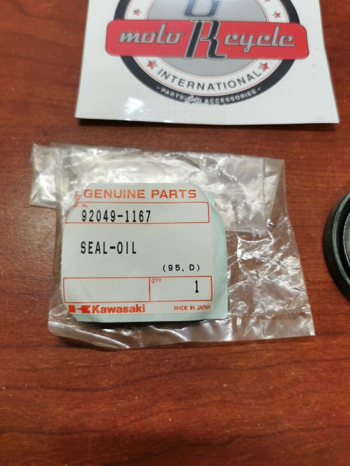 NOS Kawasaki KLF185 KLT160 KLT185 SEAL OIL 92049-1167 K26