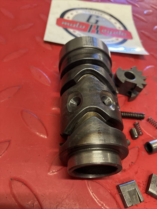 Suzuki RM125 1983 Transmission gearshift gear shift drum cam assembly