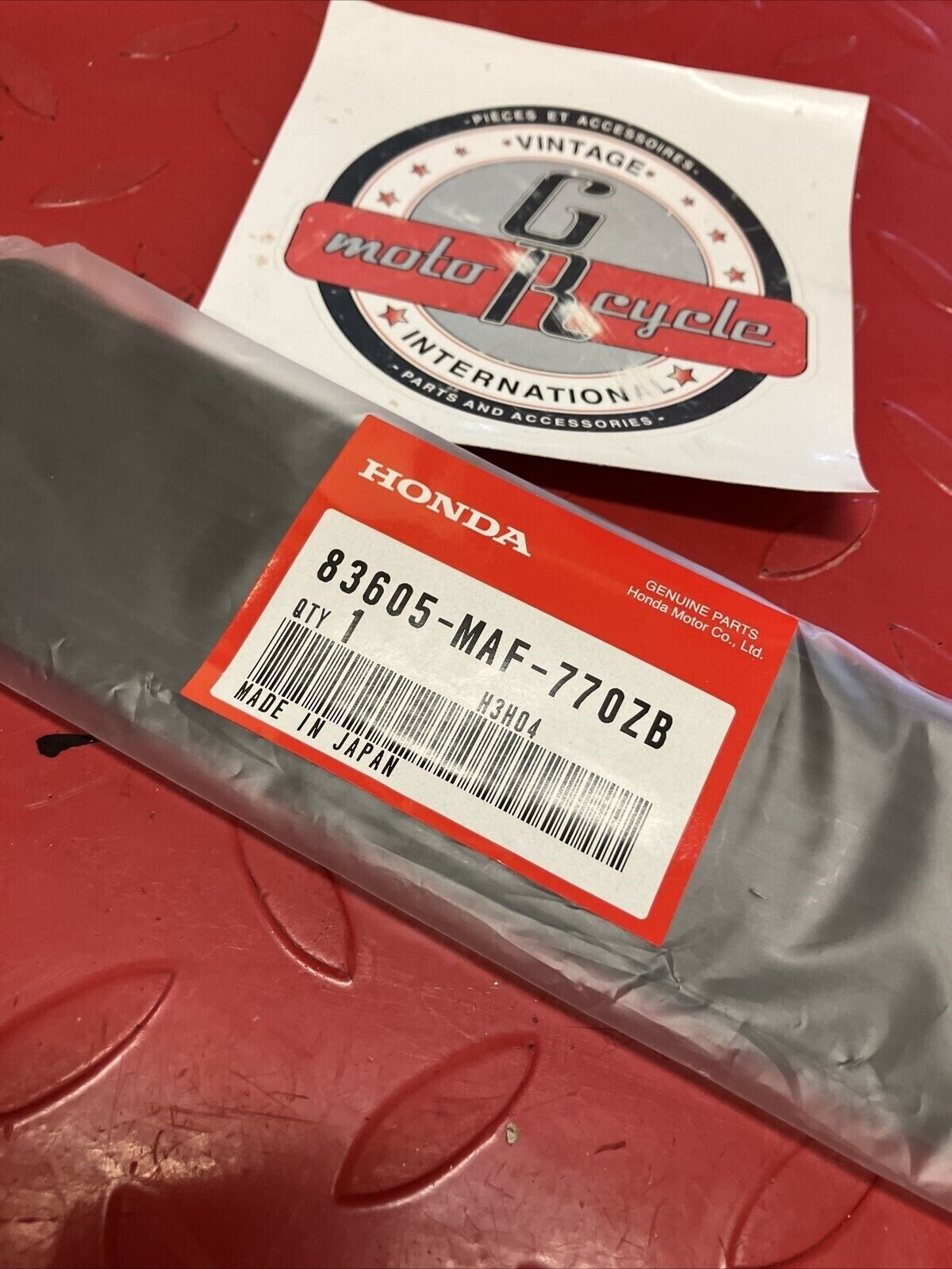 NEW HONDA GL1500SE EMBLEM A SIDE COVER (TYPE6) 83605-MAF-770ZB H100