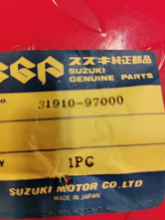 NOS SUZUKI BRACKET 31910-97000 S2