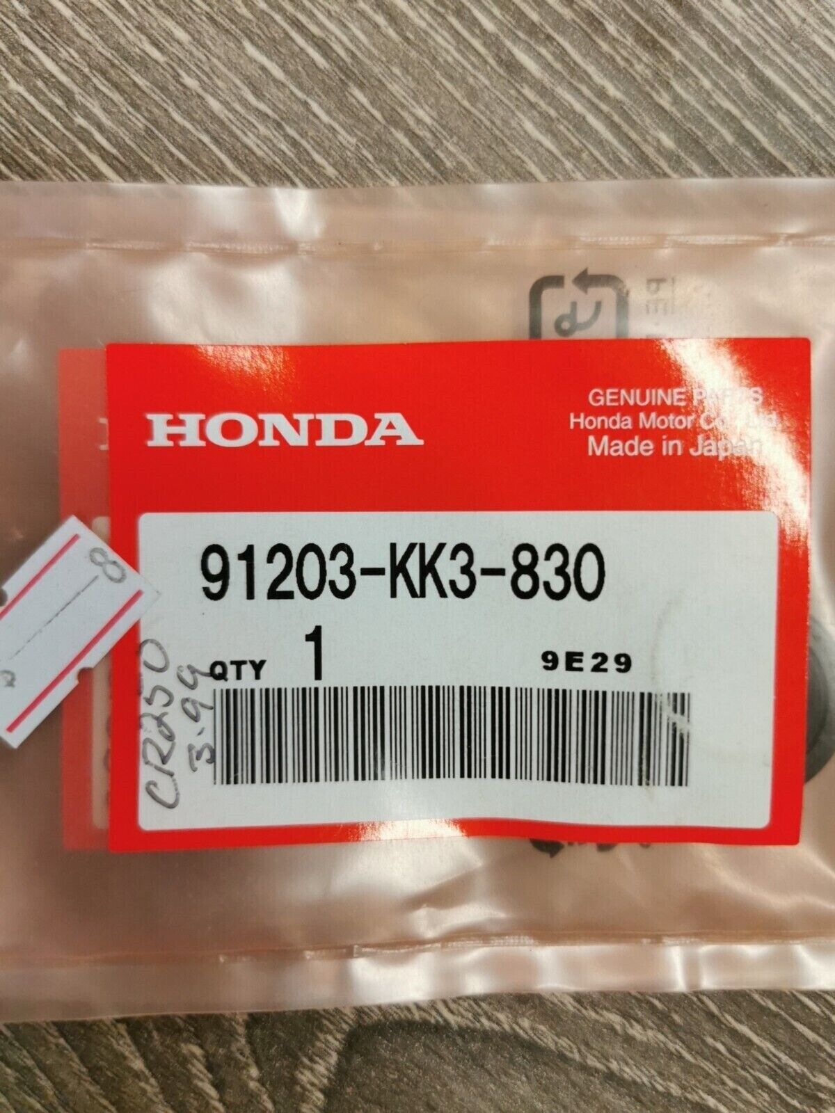 NOS HONDA CR250R OIL SEAL 91203-KK3-830 H57
