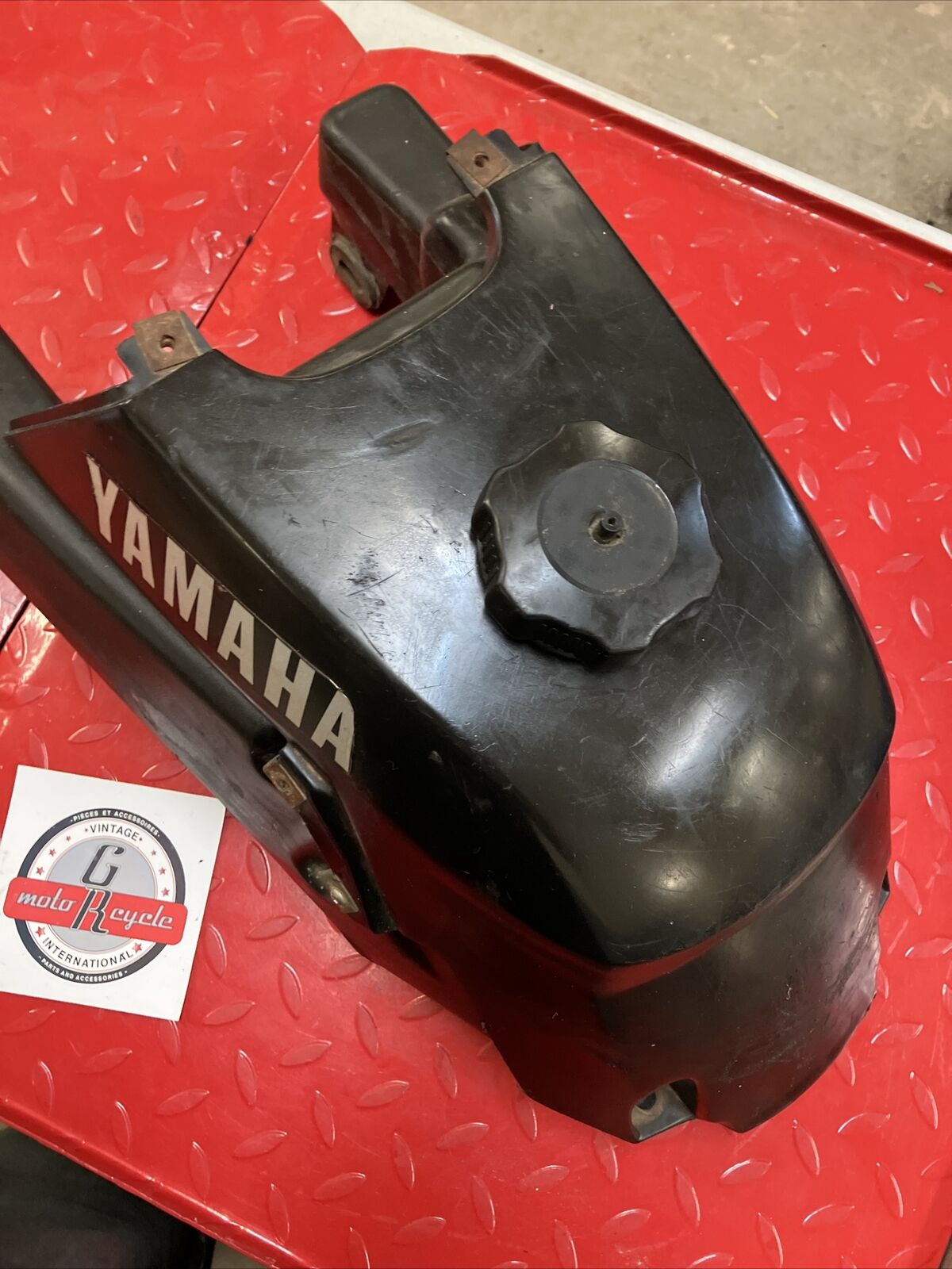 Yamaha Warrior 1987 fuel tank gas petrol reservoir cover 1UY-24110-01-00