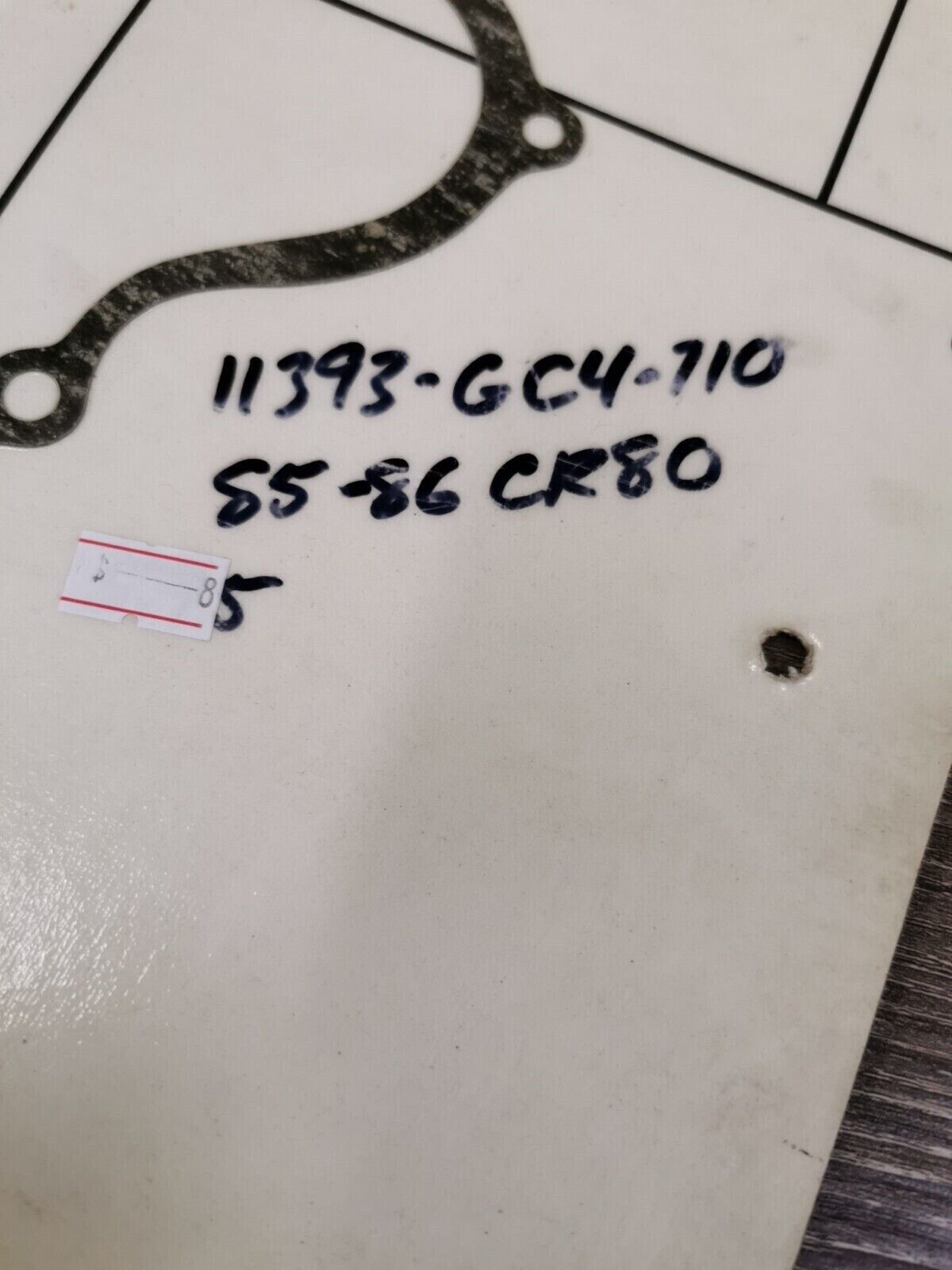 NOS HONDA CR80R 1985 1986 GASKET R COVER 11393-GC4-710 J28