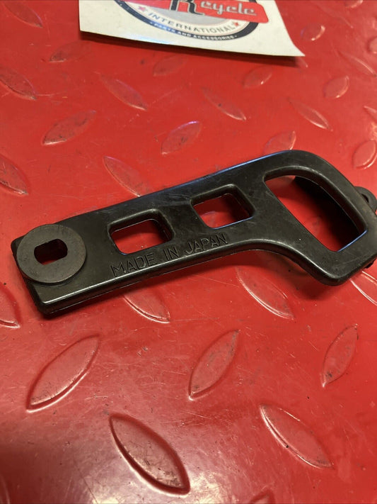 Yamaha YZ125 1983 Right crankcase Sprocket cover chain guard IT175 IT200 YZ100