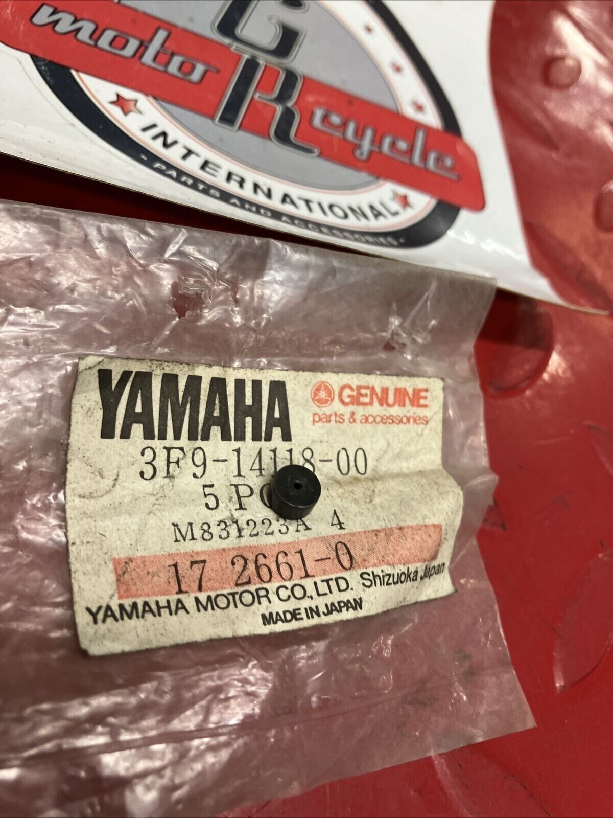 NOS YAMAHA PLUG 3F9-14118-00-00 Y62