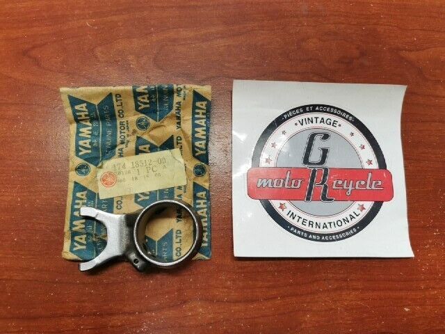 NOS Yamaha CS3 CS5 RD200 YCS1 SHIFT FORK 174-18512-00-00 SUB 174-18512-01-0 Y116
