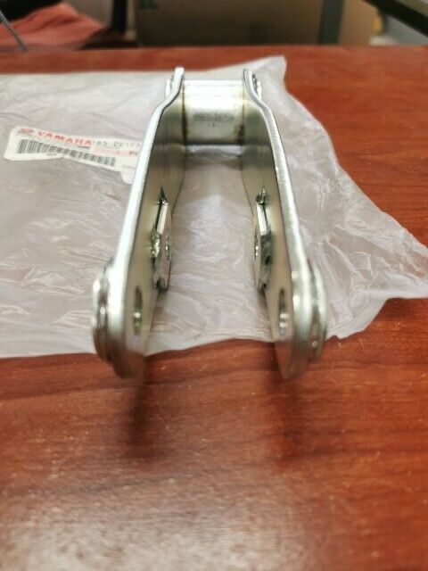 NOS Yamaha YFM700 RELAY ARM 1S3-2217A-00-00 Y103