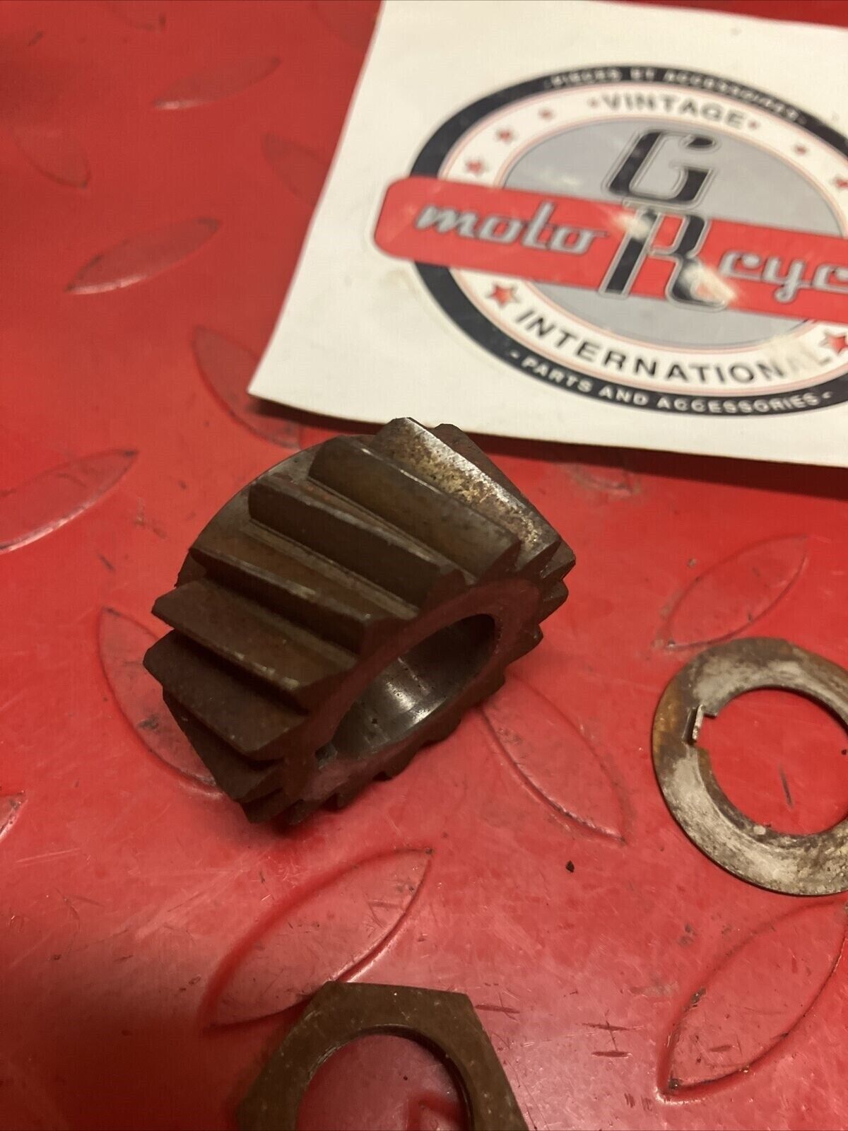 Suzuki TS125 1977 primary drive gear nut washer