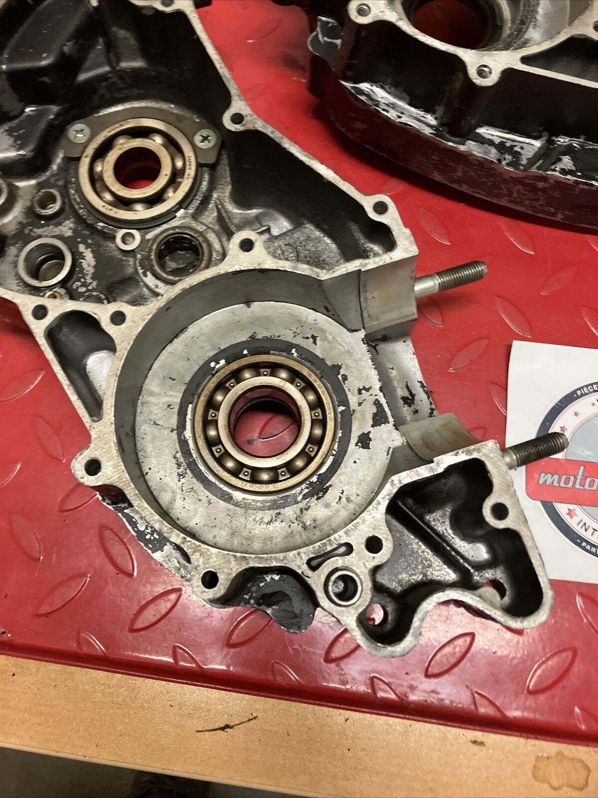 Yamaha DT250 1977 crankcase left right crank case set