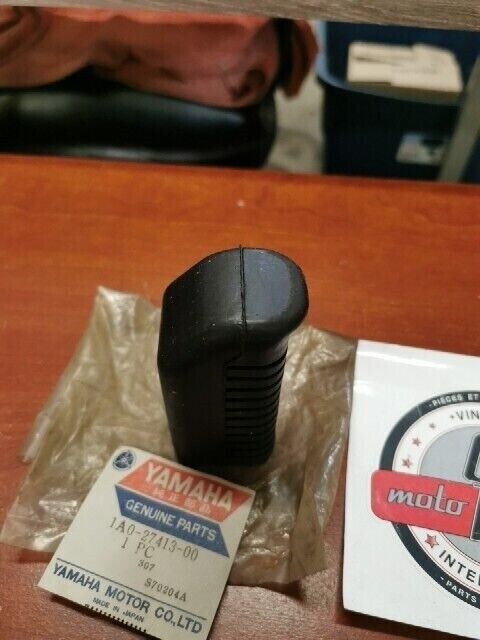 NOS Yamaha RD400 RX50 XS360 FOOTREST COVER 1A0-27413-00-00 Y130