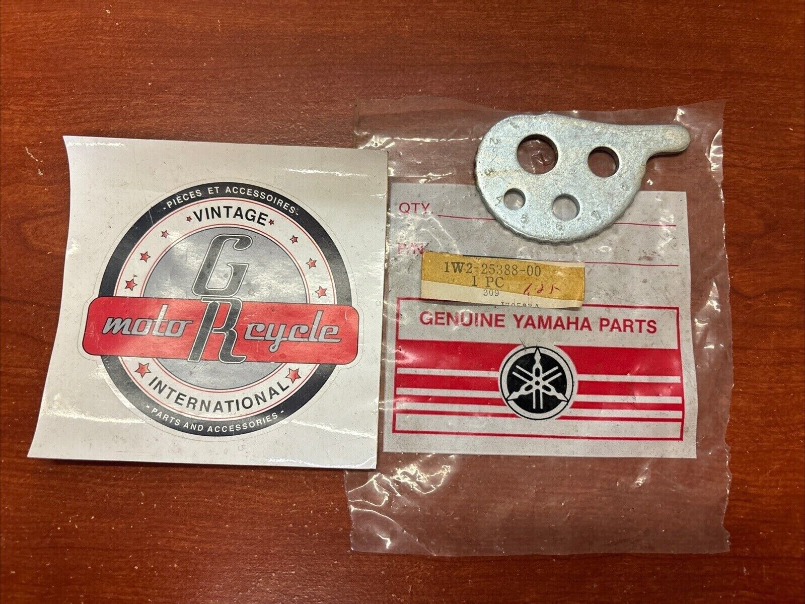 NOS Yamaha DT125 RT180 CHAIN PULLER 1W2-25388-00-00 SUB 1W2-25388-01-00 Y182