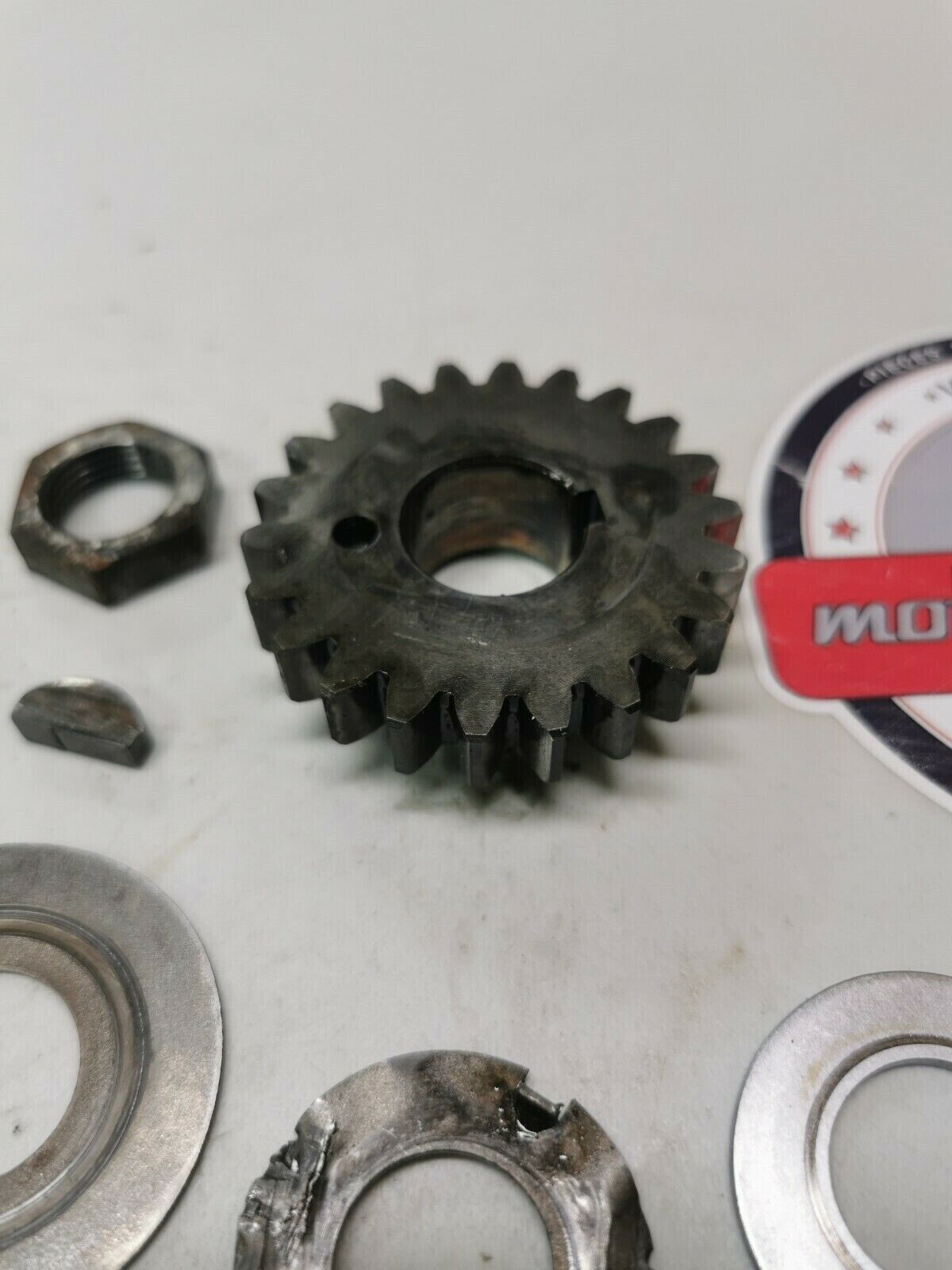 Suzuki RM250 1976 crankshaft primary drive gear 1977 1978