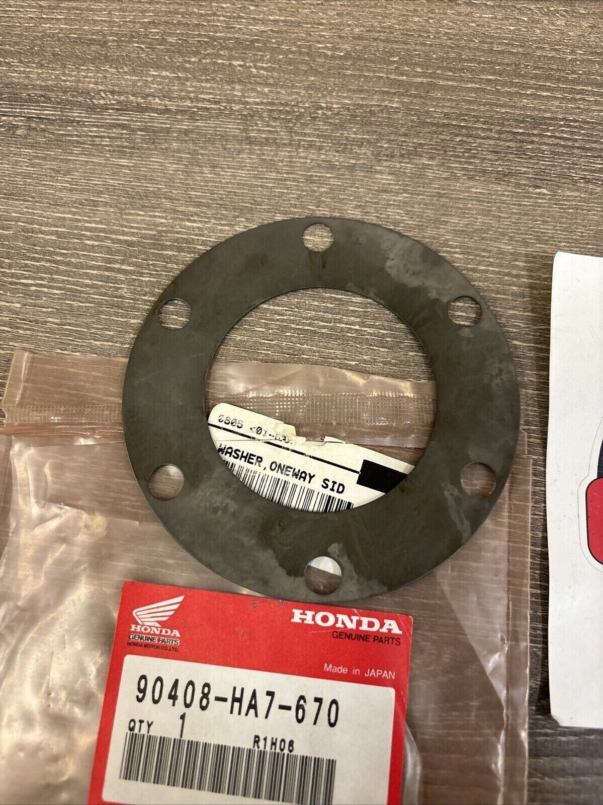 NOS Honda TRX350 D ONE-WAY SIDE WASHER 90408-HA7-670 H128