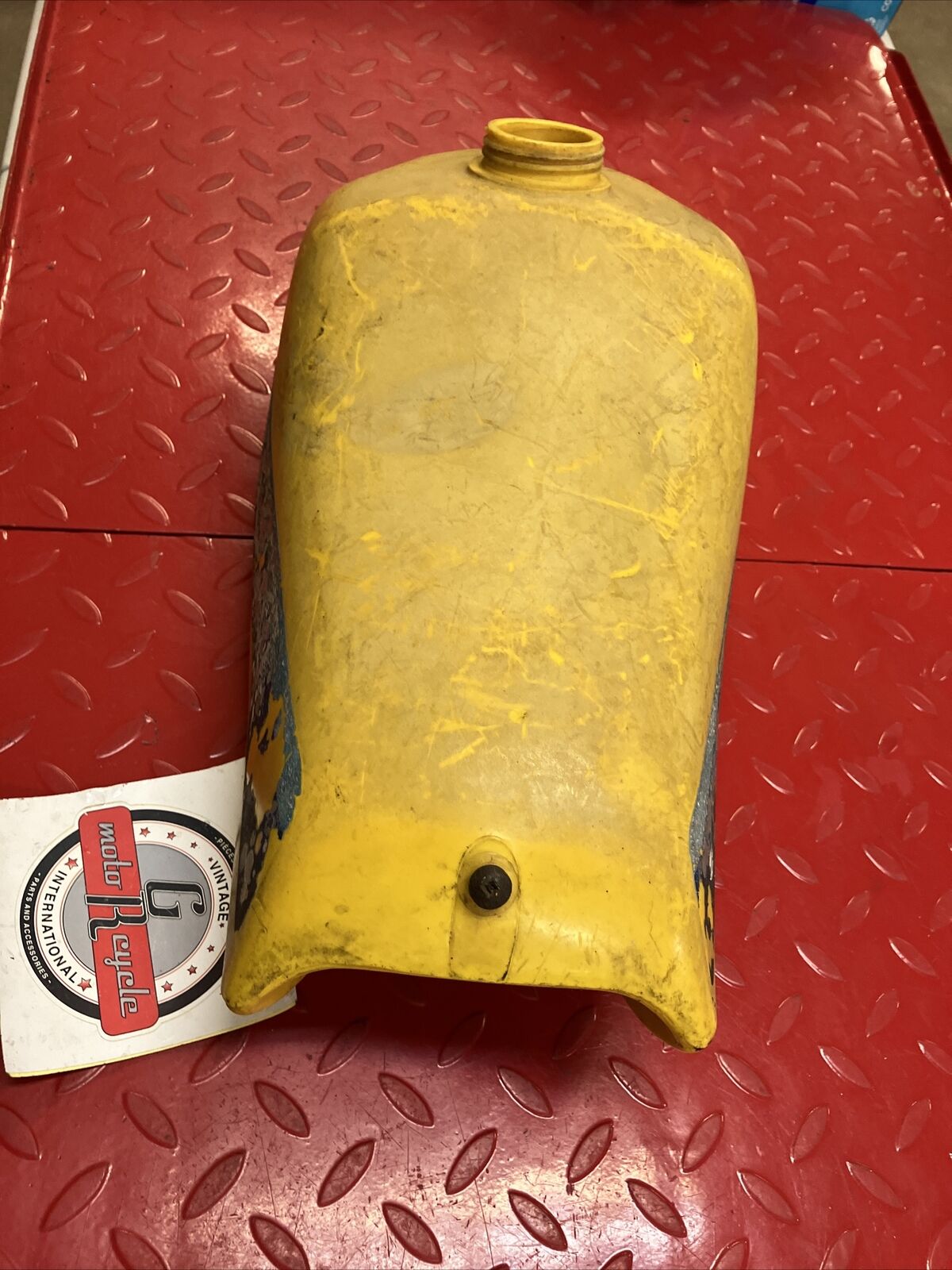 Suzuki RM125 1981 1982 1983 fuel tank gas petrol reservoir