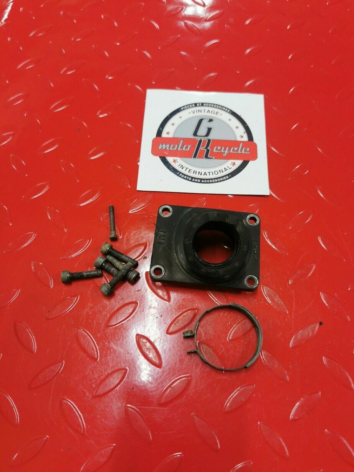 Yamaha DT250 1977 intake manifold caburetor joint boot insulator 1978 1979