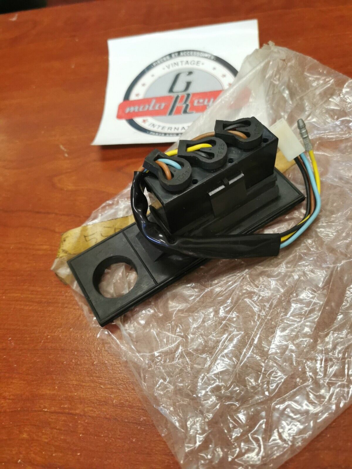 NOS Yamaha pilot box CASE, DAMPER, SOCKET CORD AND BULB 11H-8356A-00-00 Y87