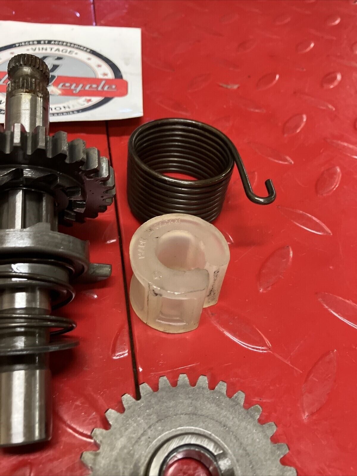 Suzuki DS100 1978 kickstarter kick starter spindle shaft gear assy