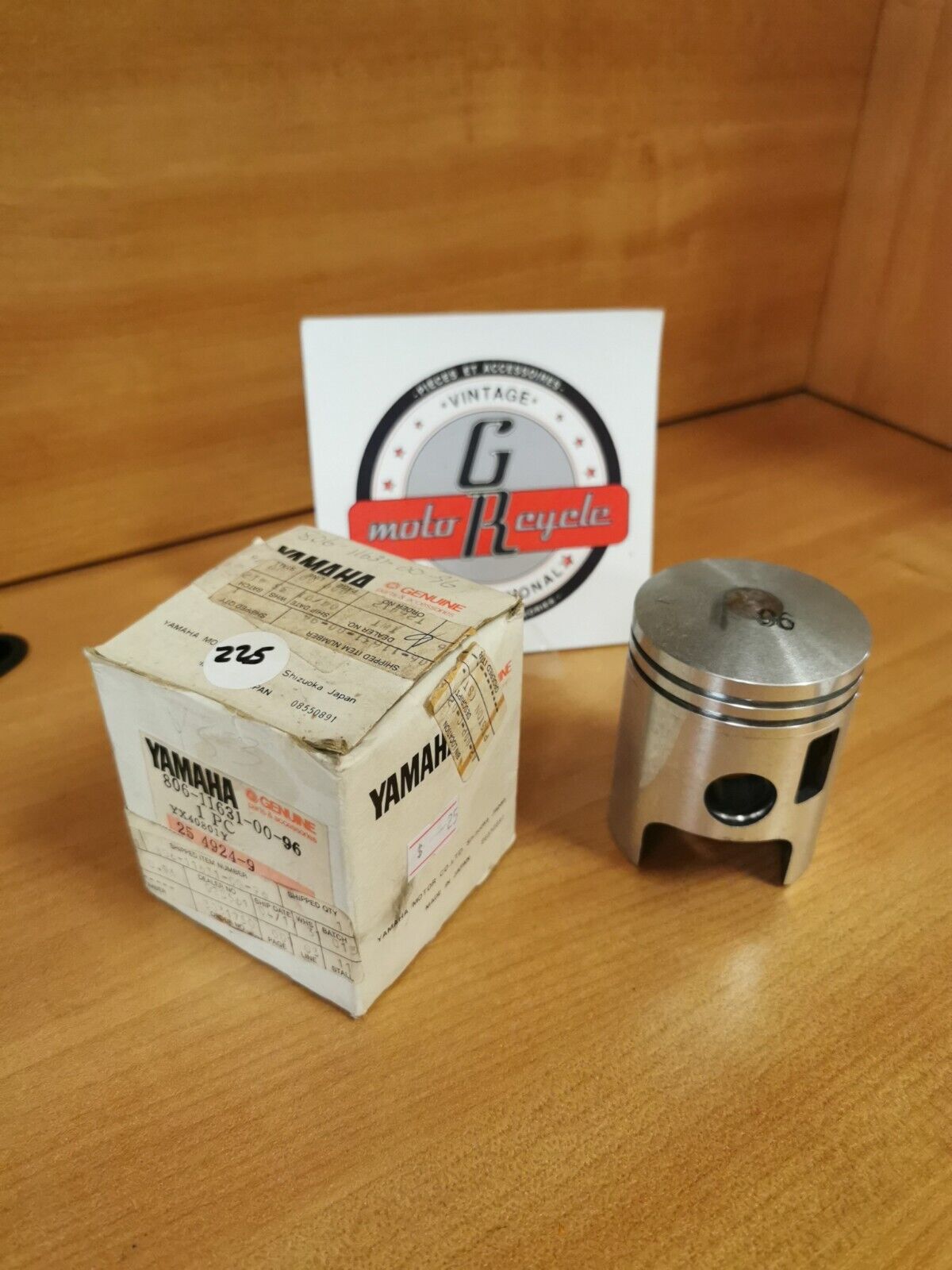 NOS YAMAHA SL338 Piston STD 806-11631-00-96 Y46