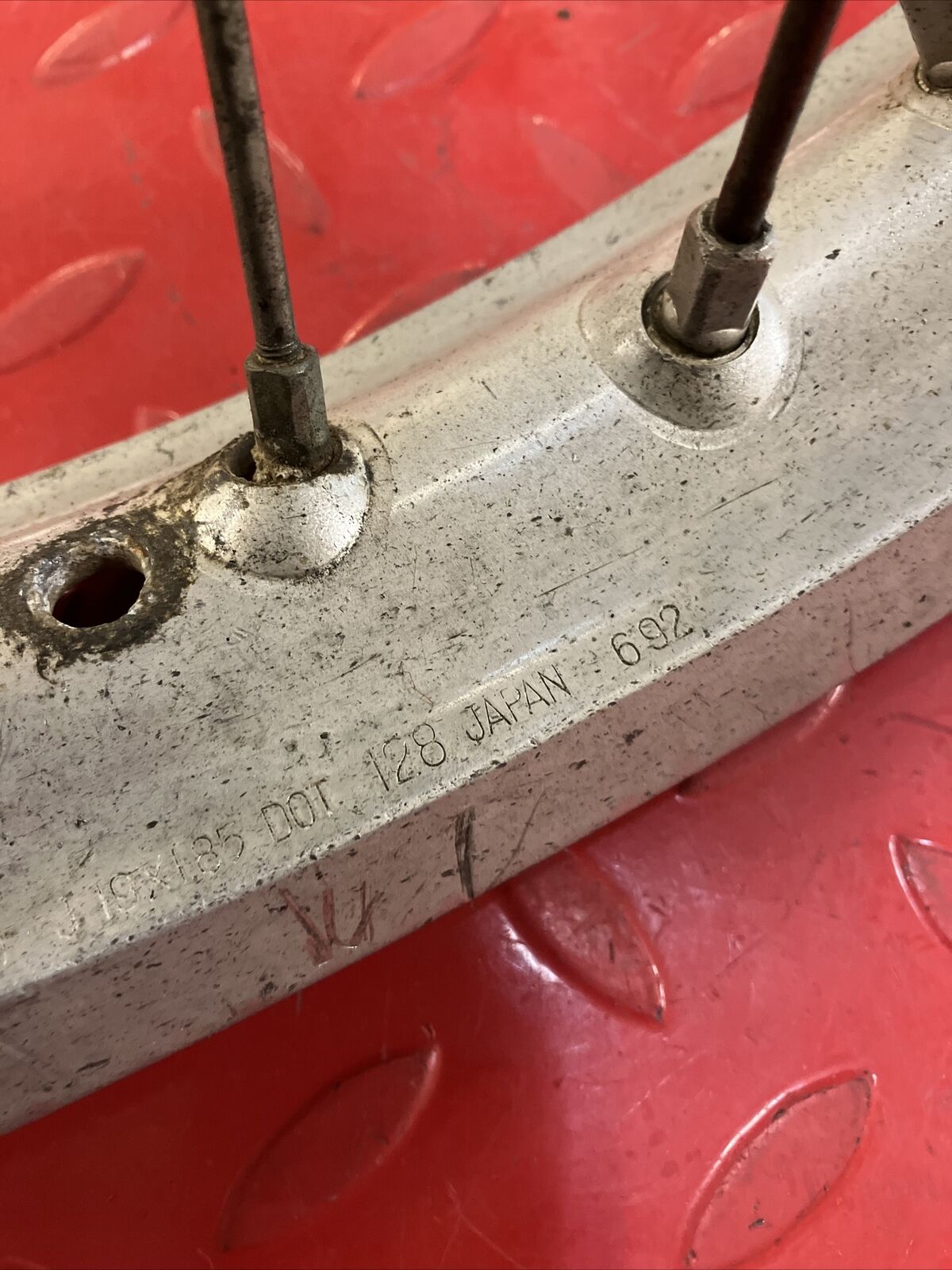 Suzuki RM125 1993 rear wheel hub rim spoke