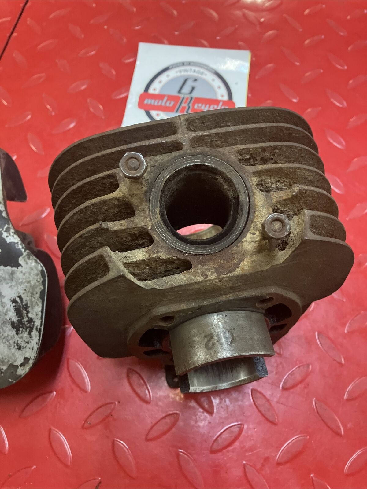 Yamaha MX100 1980 cylinder jug barrel head DT100 1T9-11111-00-00