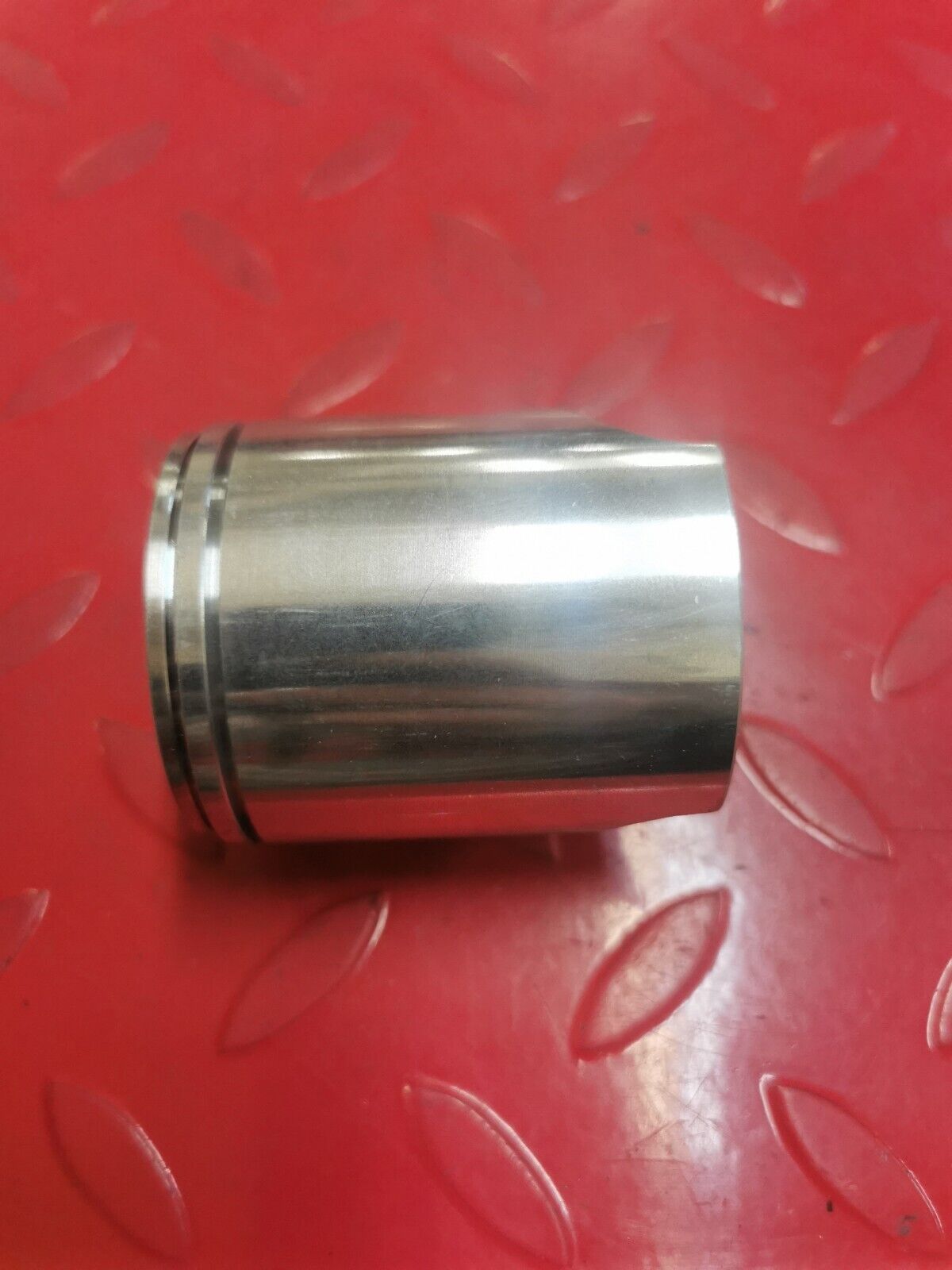 NOS Yamaha DT100A DT100B PISTON  STD 437-11631-01-97  Y34
