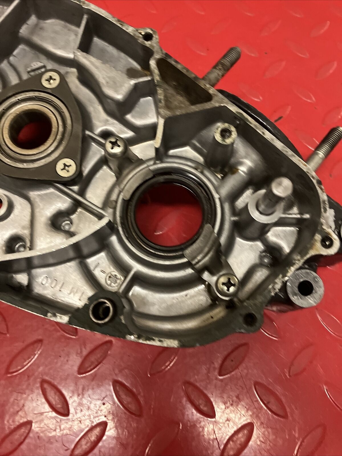 Yamaha DT250 1977 crankcase left right crank case set